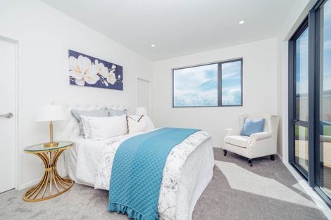 Photo of property in 8 Poutawa Lane, Clarks Beach, 2122