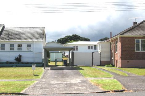 Photo of property in 2 Mayville Avenue, New Lynn, Auckland, 0600