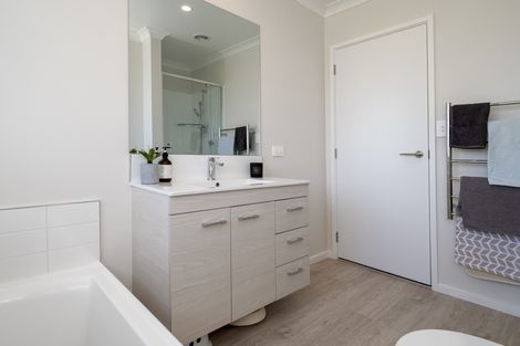 Photo of property in 83 Bert Wall Drive, Omokoroa, 3114