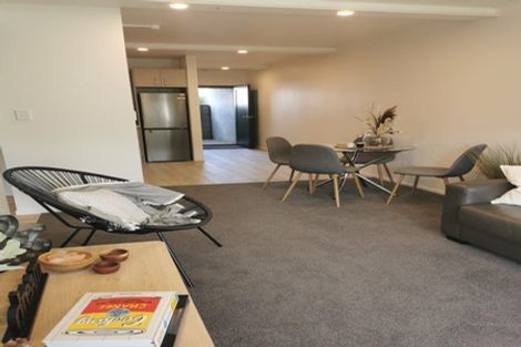 Photo of property in 206/9 East Street, Papakura, 2110