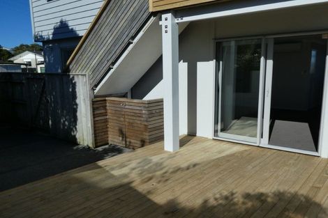 Photo of property in 20b Chetwode Grove, Newlands, Wellington, 6037