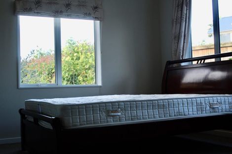 Photo of property in 9 Keating Rise, Northcross, Auckland, 0632