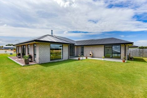 Photo of property in 2 William Hyde Place, Darfield, 7510