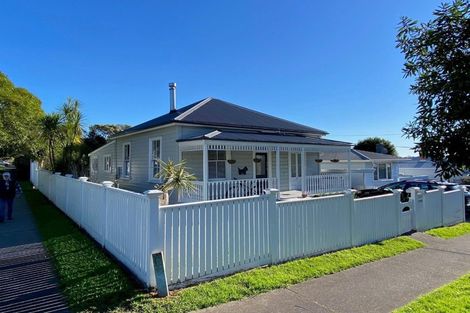 Photo of property in 209 Victoria Road, Devonport, Auckland, 0624