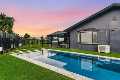 Photo of property in 20 Gairloch Place, Wattle Downs, Auckland, 2103