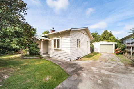 Photo of property in 16 Ngaio Street, West End, Palmerston North, 4412