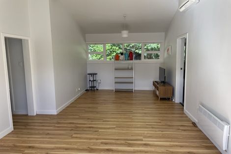 Photo of property in 143 Seatoun Heights Road, Miramar, Wellington, 6022