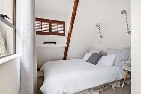 Photo of property in 166 Browns Bay Road, Murrays Bay, Auckland, 0630