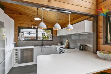 Photo of property in 87 Allington Road, Karori, Wellington, 6012