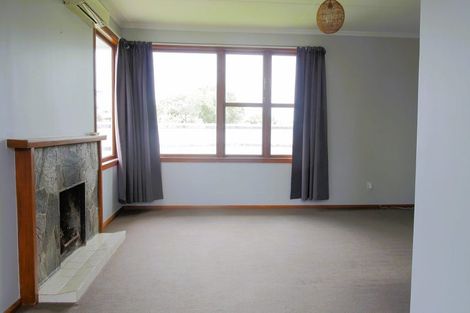 Photo of property in 87 Sutherland Crescent, Westbrook, Palmerston North, 4412