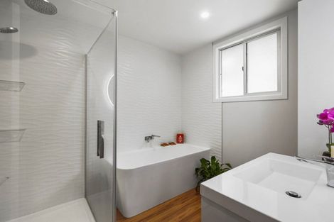 Photo of property in 62 Clawton Street, Westown, New Plymouth, 4310