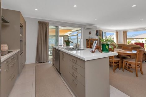 Photo of property in 6 Kamahi Place, One Tree Point, 0118