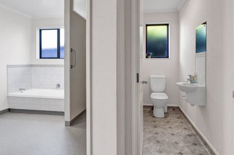 Photo of property in 14 Hamlet Street, Stratford, 4332