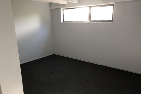 Photo of property in 30 Dorset Crescent, Hokowhitu, Palmerston North, 4410