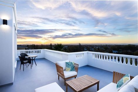 Photo of property in 37 Overdale Drive, Cashmere, Christchurch, 8022