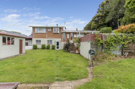 Photo of property in 24 Mills Street, Eltham, 4322