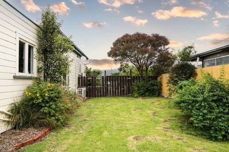 Photo of property in 10 Coronation Street, Waimate, 7924