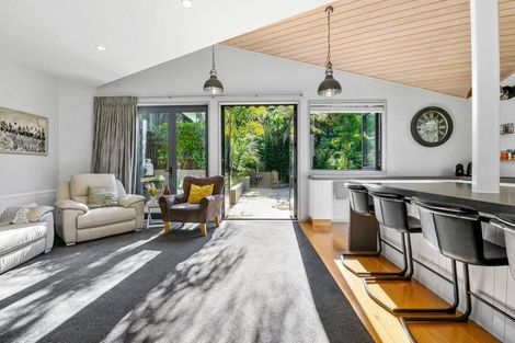 Photo of property in 70b Grand Vue Road, Kawaha Point, Rotorua, 3010