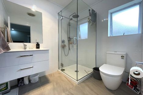 Photo of property in 6 Veagh Place, Highland Park, Auckland, 2010