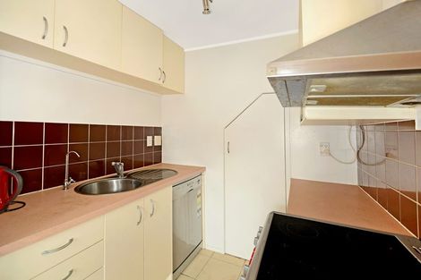 Photo of property in 2/597 Glenfield Road, Totara Vale, Auckland, 0629