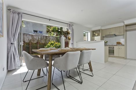 Photo of property in 3/13 Kaihu Street, Northcote, Auckland, 0627