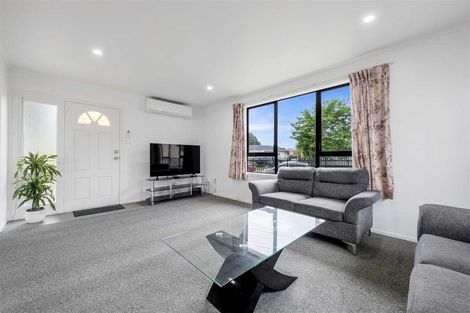 Photo of property in 11 Sunnyside Crescent, Papatoetoe, Auckland, 2025