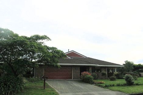 Photo of property in 35 Chilton Drive, Paraparaumu, 5032