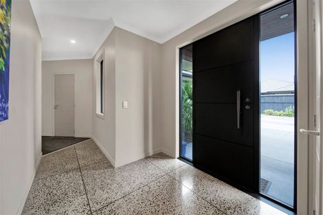 Photo of property in 15 Wentworth Lane, Waiwhakaiho, New Plymouth, 4312