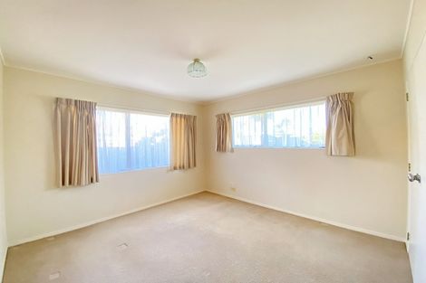 Photo of property in 38 West Fairway, Golflands, Auckland, 2013