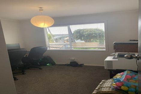 Photo of property in 84 Ravenwood Drive, Forrest Hill, Auckland, 0620