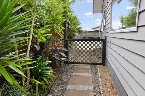 Photo of property in 12 Redwings Close, Whitianga, 3510