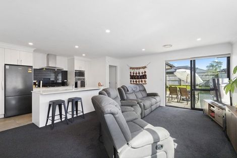 Photo of property in 12 Tawhiti Road, Pukekohe, 2120