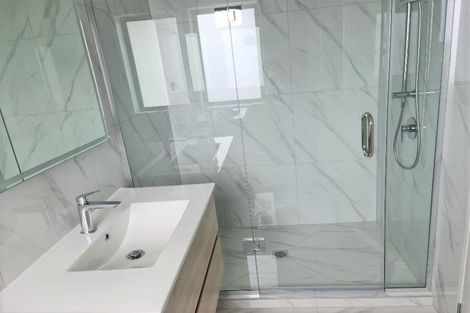 Photo of property in 12b Borrowdace Avenue, Botany Downs, Auckland, 2010