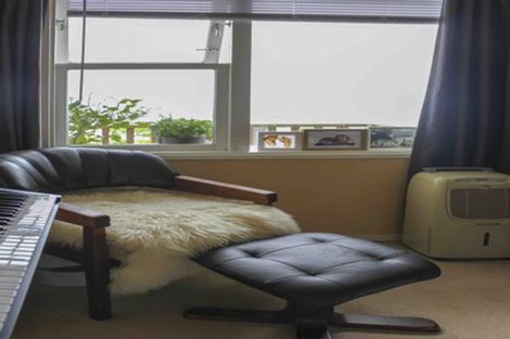 Photo of property in 30a Huntingdon Street, Northland, Wellington, 6012