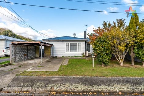 Photo of property in 5 Bythell Street, Wainuiomata, Lower Hutt, 5014