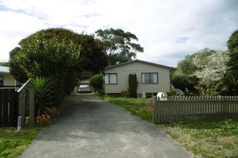 Photo of property in 5 Dennis Taylor Court, Paraparaumu, 5032