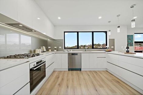 Photo of property in 11 Tawapou Close, Massey, Auckland, 0614