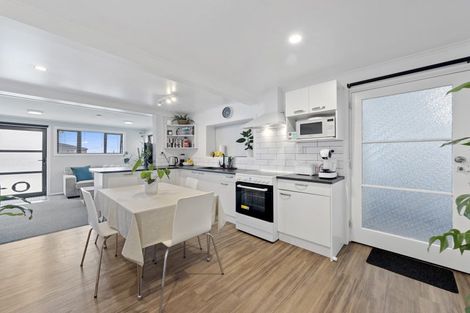 Photo of property in 68 Anzac Road, Pukekohe, 2120