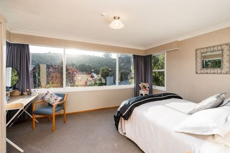 Photo of property in 18 Colquhoun Street, Glenross, Dunedin, 9011