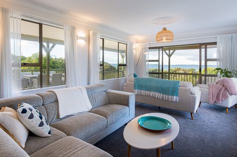 Photo of property in 14 Park Rise, Campbells Bay, Auckland, 0630