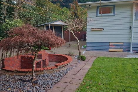 Photo of property in 73 Elmslie Road, Pinehaven, Upper Hutt, 5019