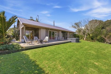 Photo of property in 72d Wairau Road, Oakura, 4314