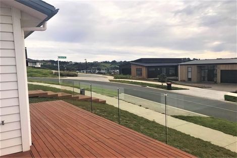 Photo of property in 19 Resolution Drive, Gulf Harbour, Whangaparaoa, 0930