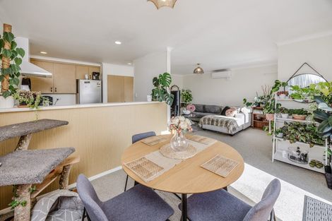 Photo of property in 2/1 West Street, Papakura, 2110