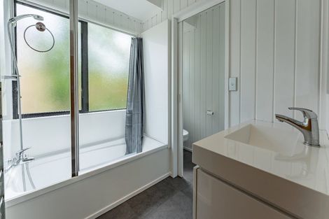 Photo of property in 1 Cochrane Avenue, Arkles Bay, Whangaparaoa, 0932