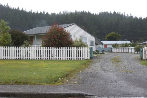 Photo of property in 50 Omapere Street, Dobson, Greymouth, 7805