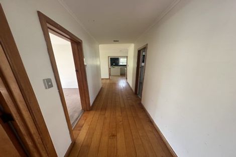 Photo of property in 4 Ridgemount Rise, Mangere Bridge, Auckland, 2022