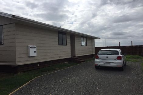 Photo of property in 2/16 Secretariat Place, Randwick Park, Auckland, 2105