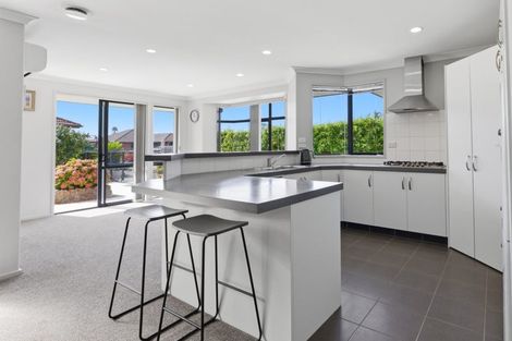 Photo of property in 30 Seabreeze Place, Papamoa Beach, Papamoa, 3118