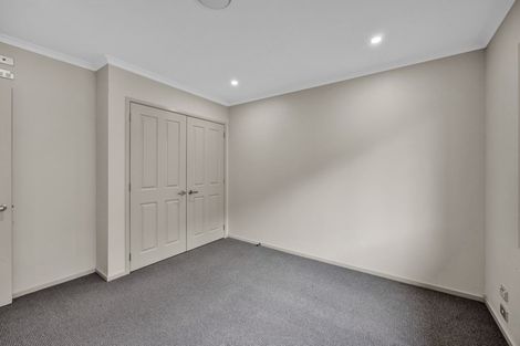 Photo of property in 14 Frederick Place, Whalers Gate, New Plymouth, 4310